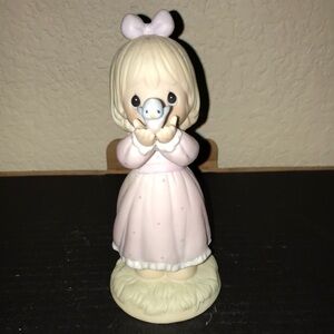 Sharing A Gift of Love Precious Moment